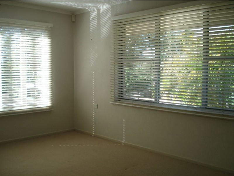 14 Greer Tce, Southport QLD 4215