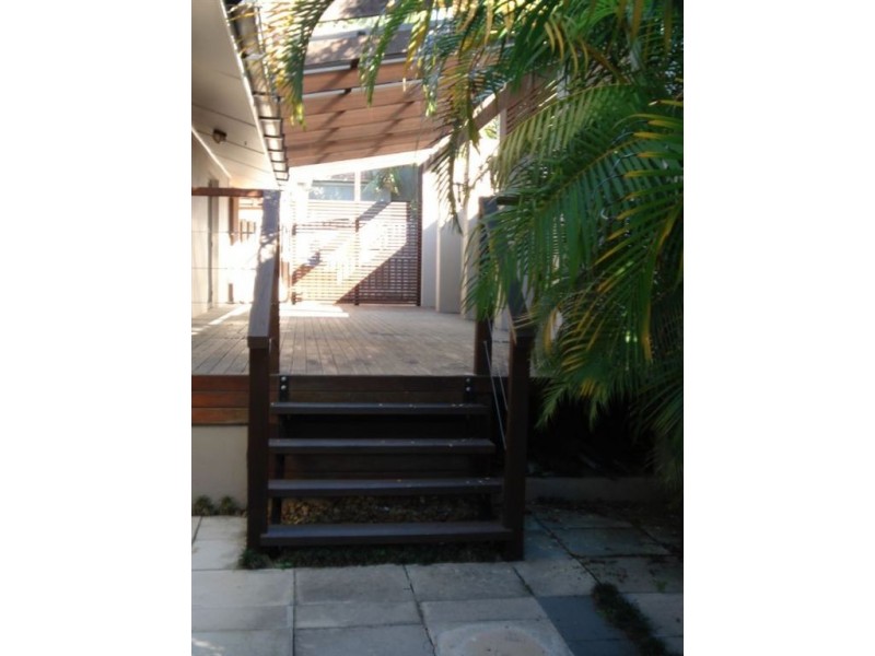 14 Greer Tce, Southport QLD 4215