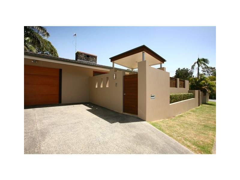 14 Greer Tce, Southport QLD 4215