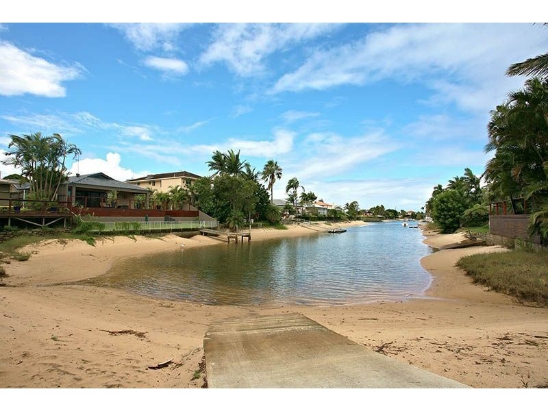 16 Pacific Blvd, Broadbeach Waters QLD 4218