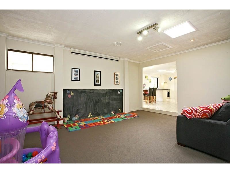 16 Pacific Blvd, Broadbeach Waters QLD 4218