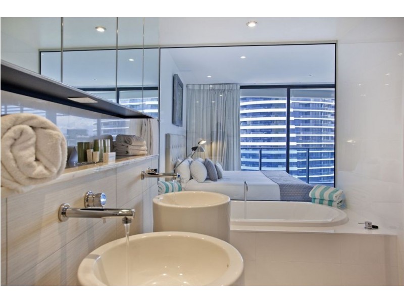 1901/4 Charles Avenue, Broadbeach QLD 4218