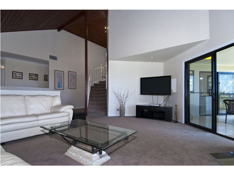 9A Duke Court, Tallai QLD 4213