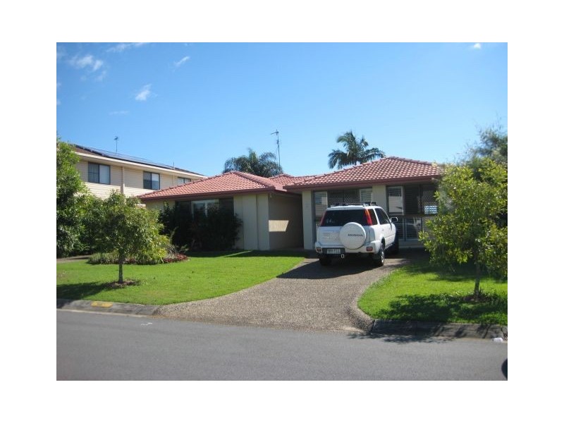 8 Koomooloo Court, Mermaid Waters QLD 4218