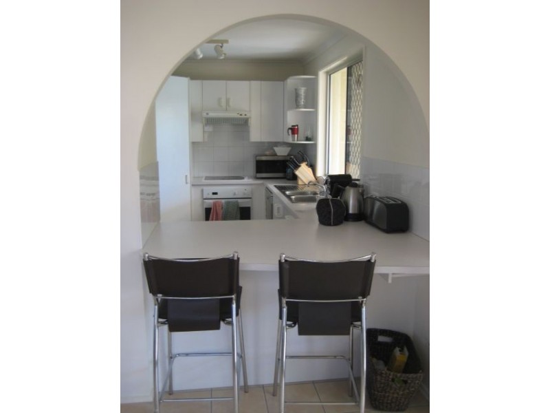 8 Koomooloo Court, Mermaid Waters QLD 4218