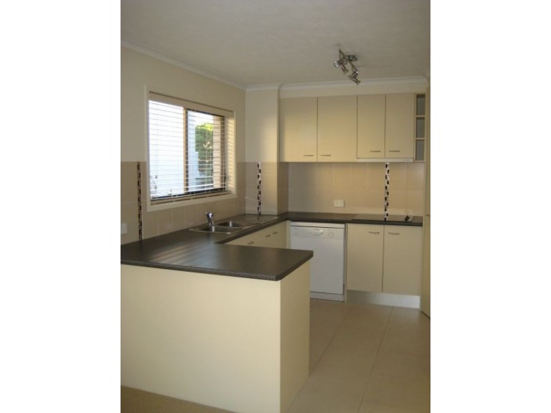 3/12 Rosewood Ave, Broadbeach QLD 4218