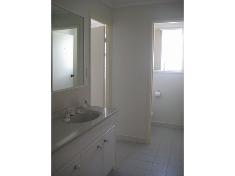 3/12 Rosewood Ave, Broadbeach QLD 4218