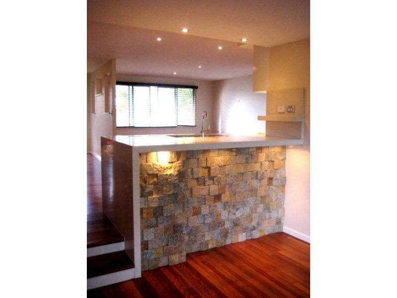2 Bahia Court, Broadbeach Waters QLD 4218