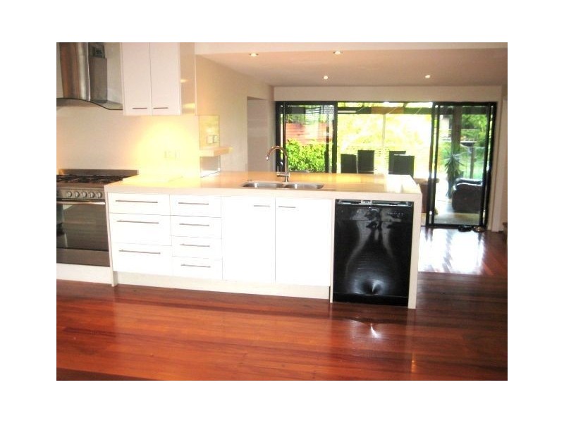 2 Bahia Court, Broadbeach Waters QLD 4218