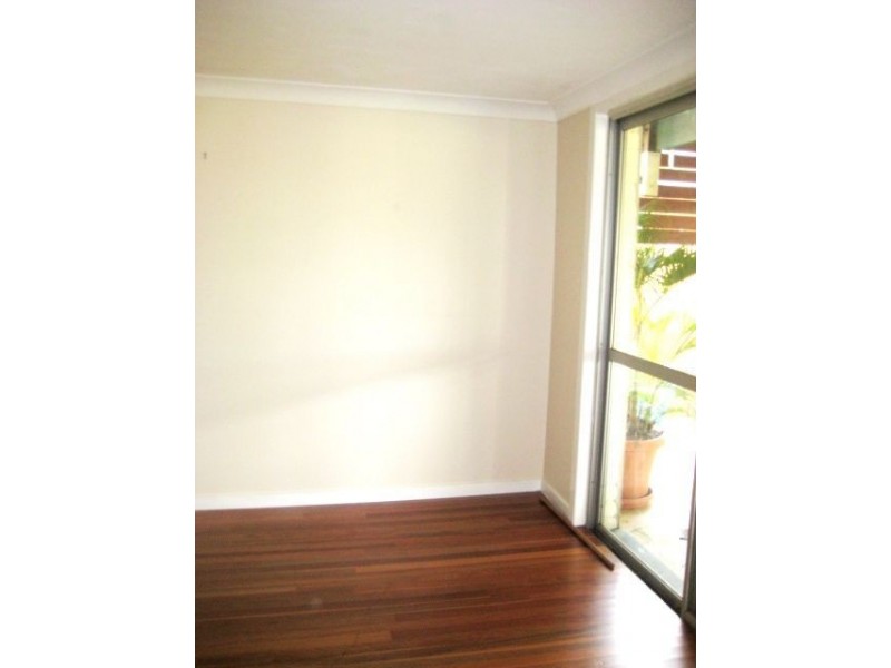 2 Bahia Court, Broadbeach Waters QLD 4218