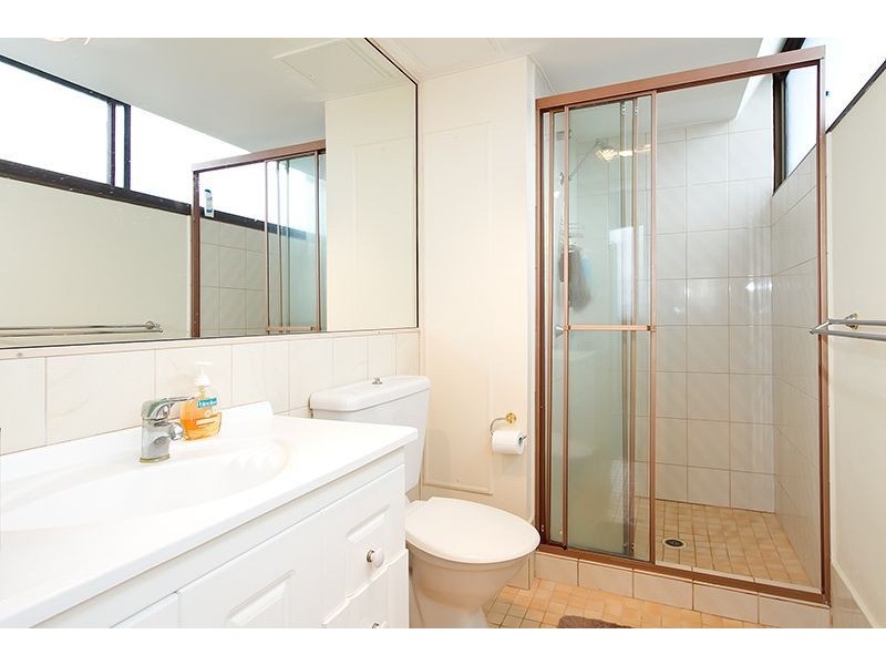 34/37 Monaco Street, Broadbeach QLD 4218