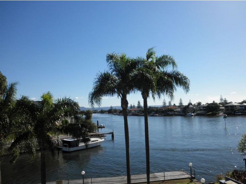 4/37 Monaco Street, Broadbeach QLD 4218
