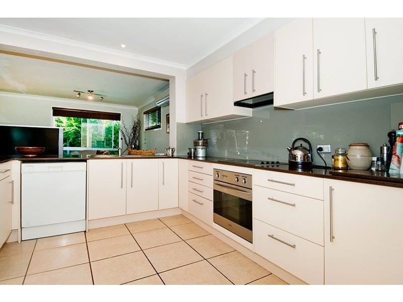 5 Sigatoka Place, Clear Island Waters QLD 4226