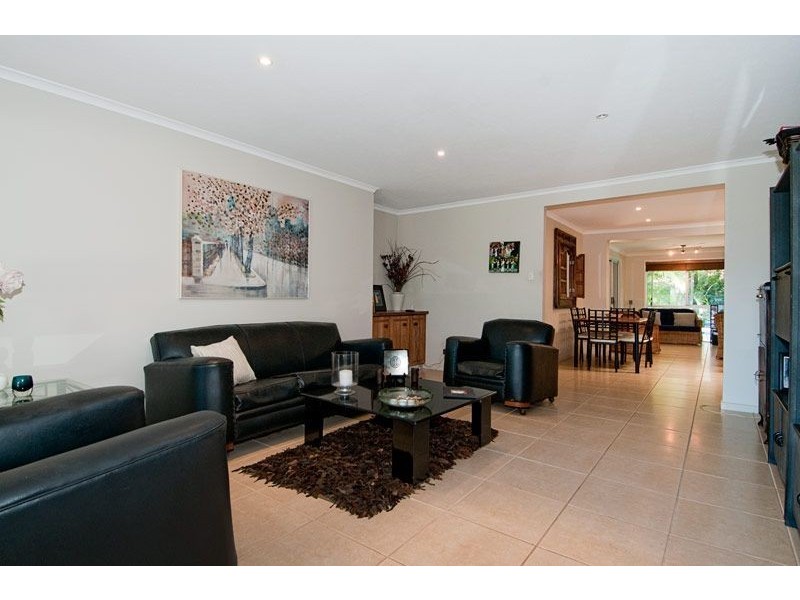 5 Sigatoka Place, Clear Island Waters QLD 4226