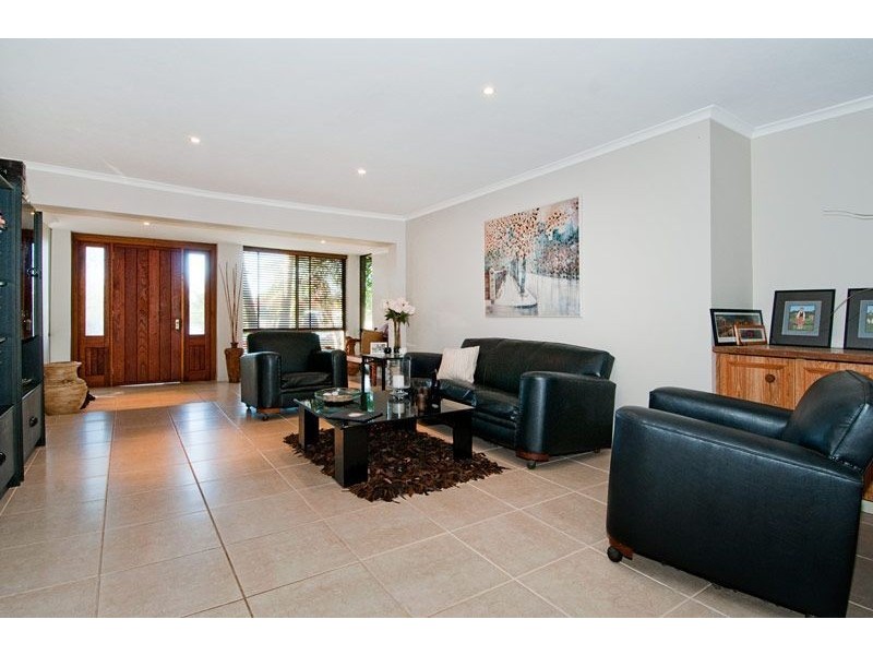 5 Sigatoka Place, Clear Island Waters QLD 4226