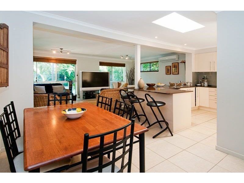 5 Sigatoka Place, Clear Island Waters QLD 4226