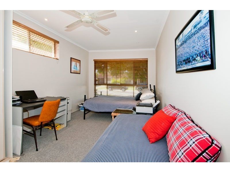 5 Sigatoka Place, Clear Island Waters QLD 4226