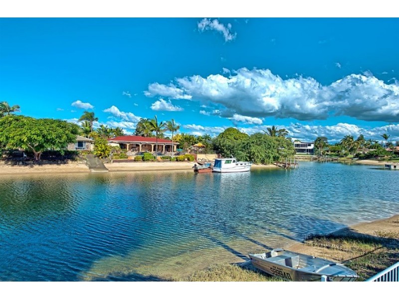26 Andrea Avenue, Broadbeach Waters QLD 4218