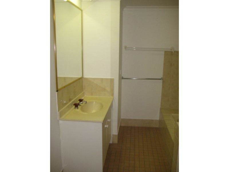 5/33 Duet Drive, Mermaid Waters QLD 4218