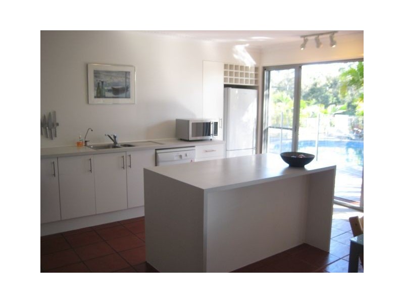 14 Ensenada Court, Broadbeach Waters QLD 4218