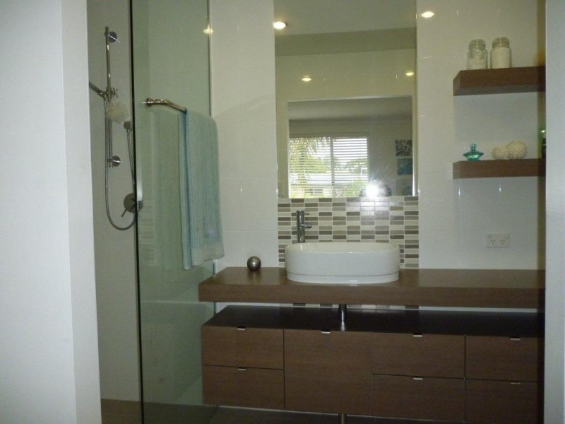 14 Ensenada Court, Broadbeach Waters QLD 4218