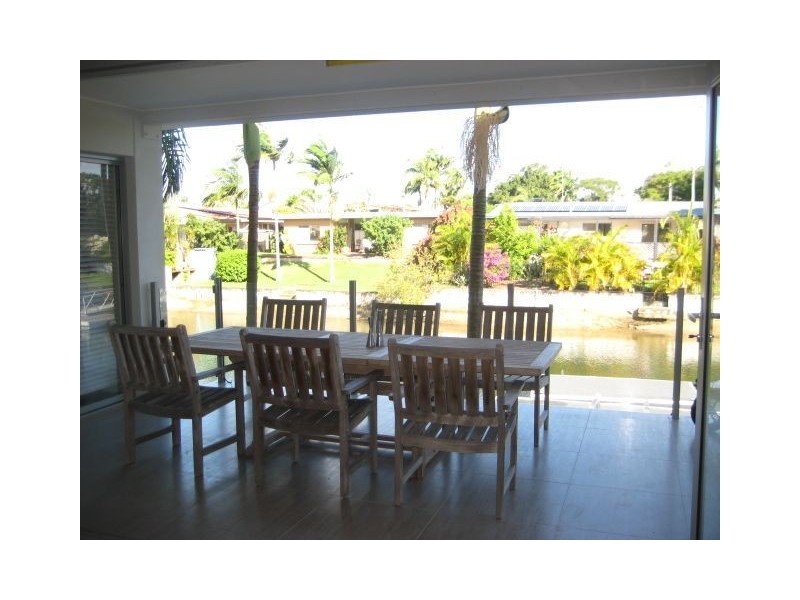 14 Ensenada Court, Broadbeach Waters QLD 4218