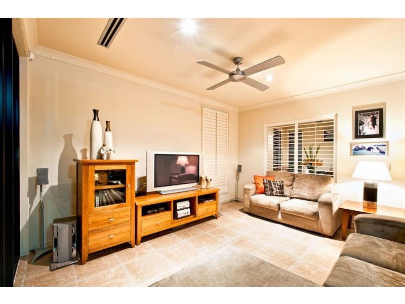 2031 The Vistas Drive, Carrara QLD 4211