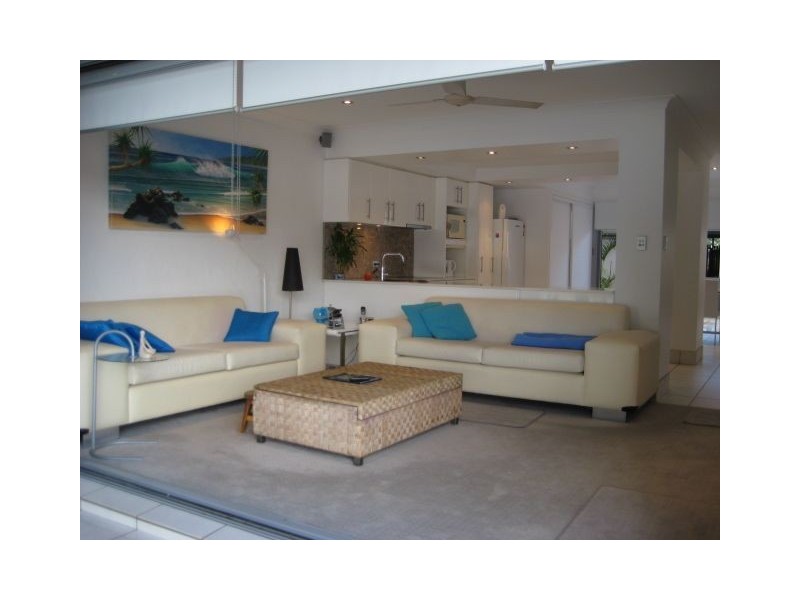 2/14 Barcardi Court, Mermaid Waters QLD 4218