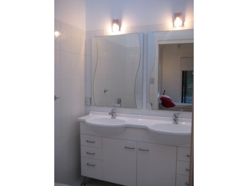 2/14 Barcardi Court, Mermaid Waters QLD 4218