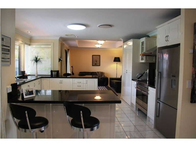 3 Shoalwater Court, Burleigh Waters QLD 4220
