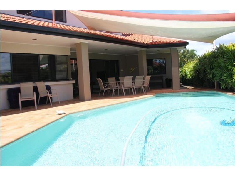 3 Shoalwater Court, Burleigh Waters QLD 4220