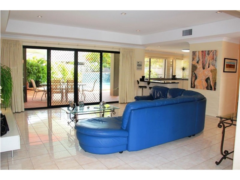 3 Shoalwater Court, Burleigh Waters QLD 4220