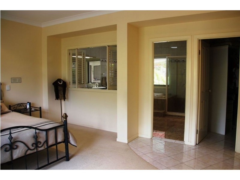 3 Shoalwater Court, Burleigh Waters QLD 4220