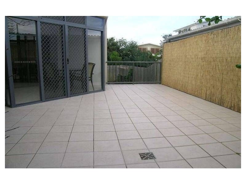 1/53 Petrel Avenue, Mermaid Beach QLD 4218