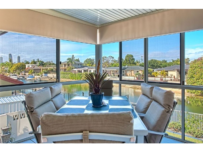 10 Monte Vista Court, Broadbeach Waters QLD 4218