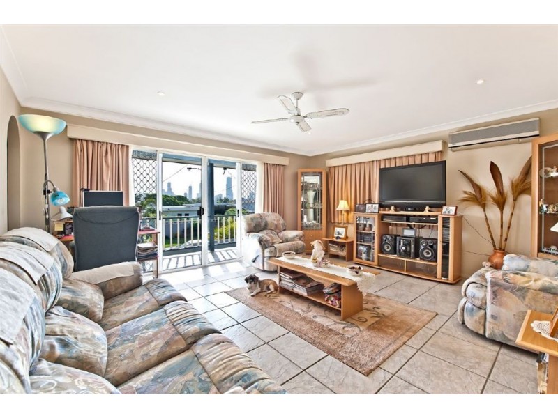 10 Monte Vista Court, Broadbeach Waters QLD 4218