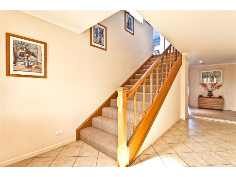10 Monte Vista Court, Broadbeach Waters QLD 4218