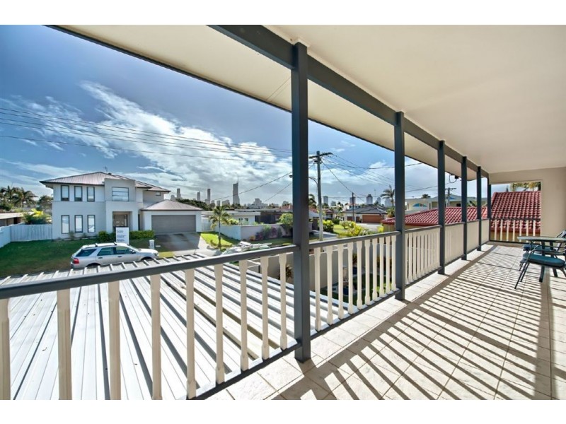 10 Monte Vista Court, Broadbeach Waters QLD 4218