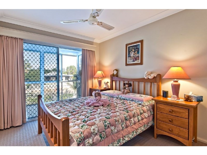 10 Monte Vista Court, Broadbeach Waters QLD 4218