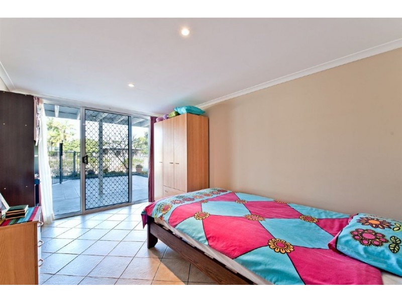 10 Monte Vista Court, Broadbeach Waters QLD 4218
