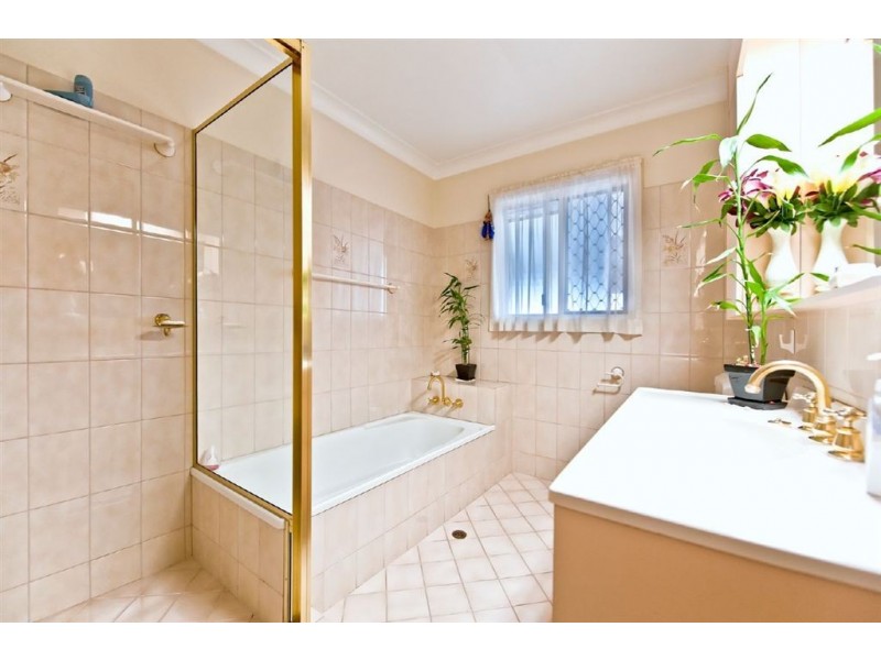 10 Monte Vista Court, Broadbeach Waters QLD 4218