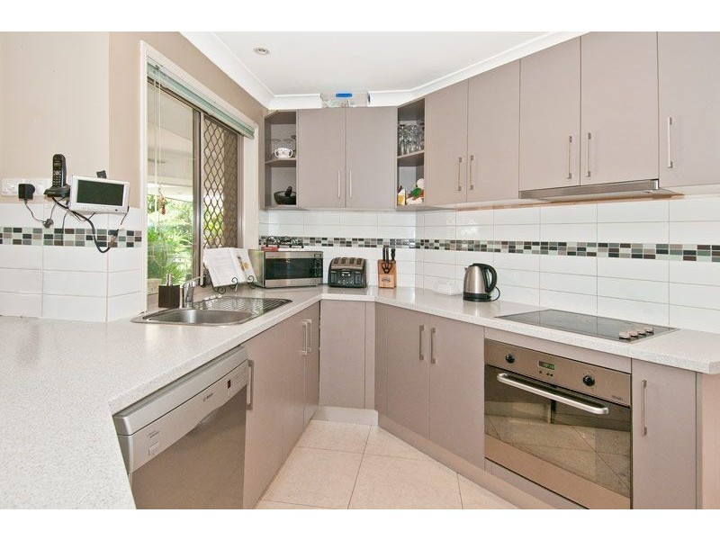 2 Cresta Ct, Broadbeach Waters QLD 4218