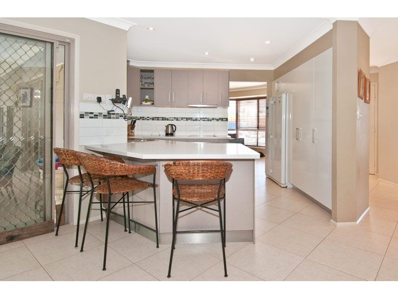 2 Cresta Court, Broadbeach Waters QLD 4218