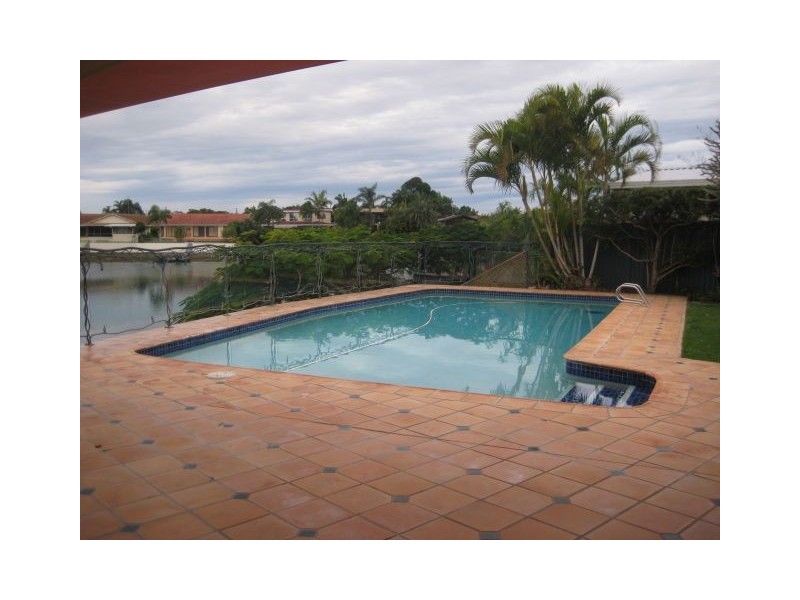 6 Moomba Court, Bundall QLD 4217