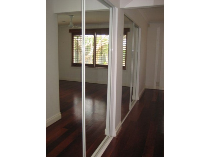 6 Moomba Court, Bundall QLD 4217