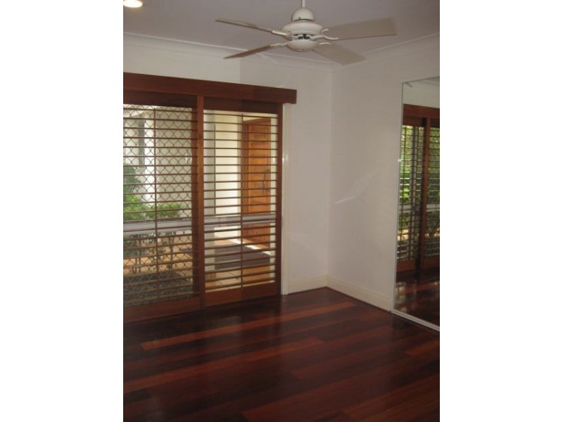 6 Moomba Court, Bundall QLD 4217