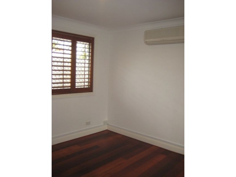 6 Moomba Court, Bundall QLD 4217