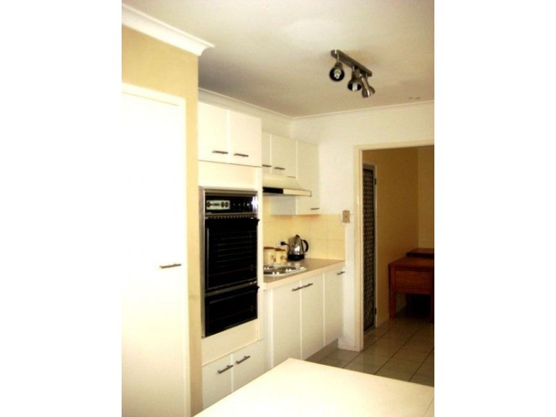 59 Kalimna Drive, Broadbeach Waters QLD 4218