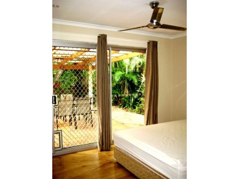 59 Kalimna Drive, Broadbeach Waters QLD 4218