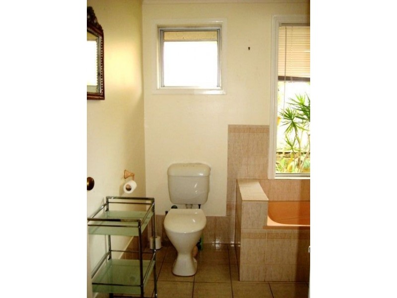 59 Kalimna Drive, Broadbeach Waters QLD 4218